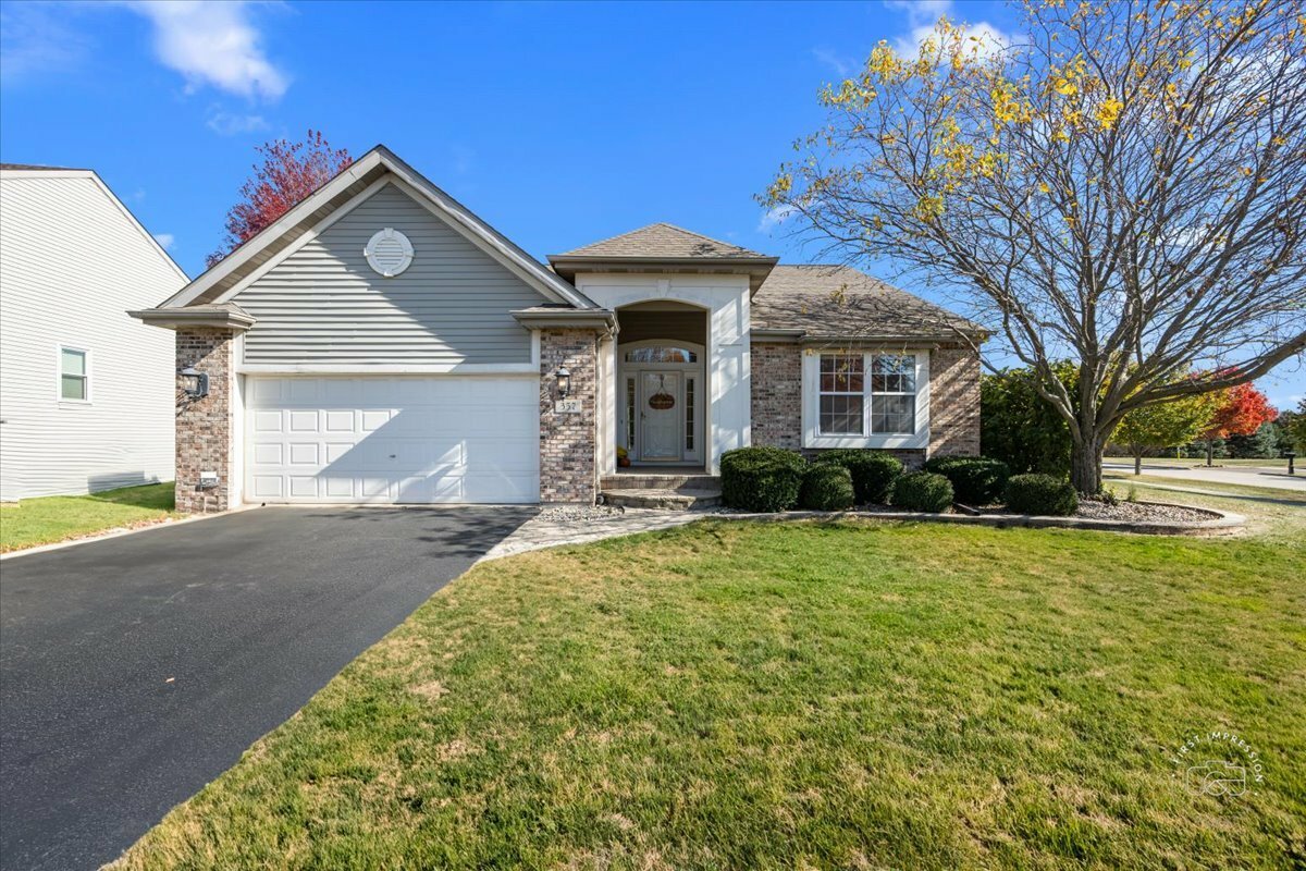 357 Messenger Circle  North Aurora IL 60542 photo