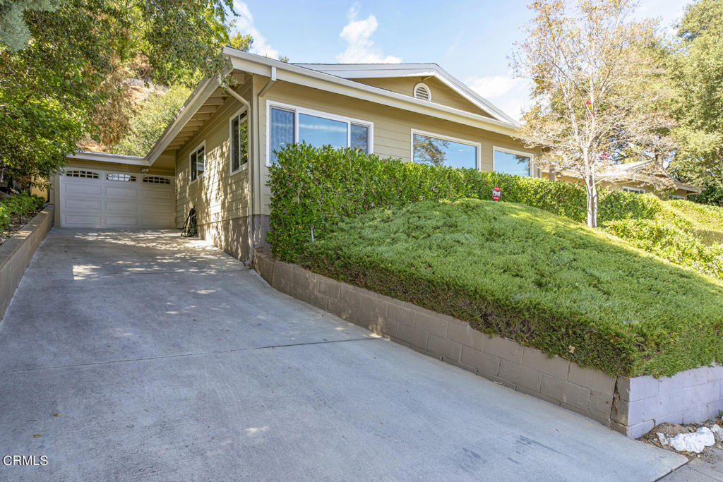 Property Photo: 3943 Robin Hill Road CA 91011