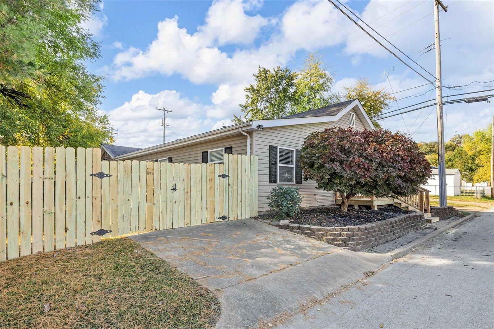 Property Photo:  315 Transit Street  MO 63301 