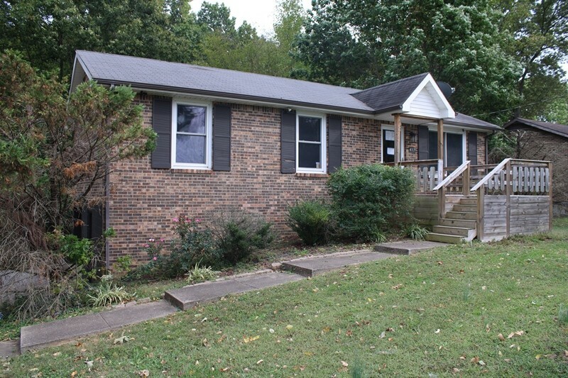 Property Photo: 417 Cunningham Ln TN 37042