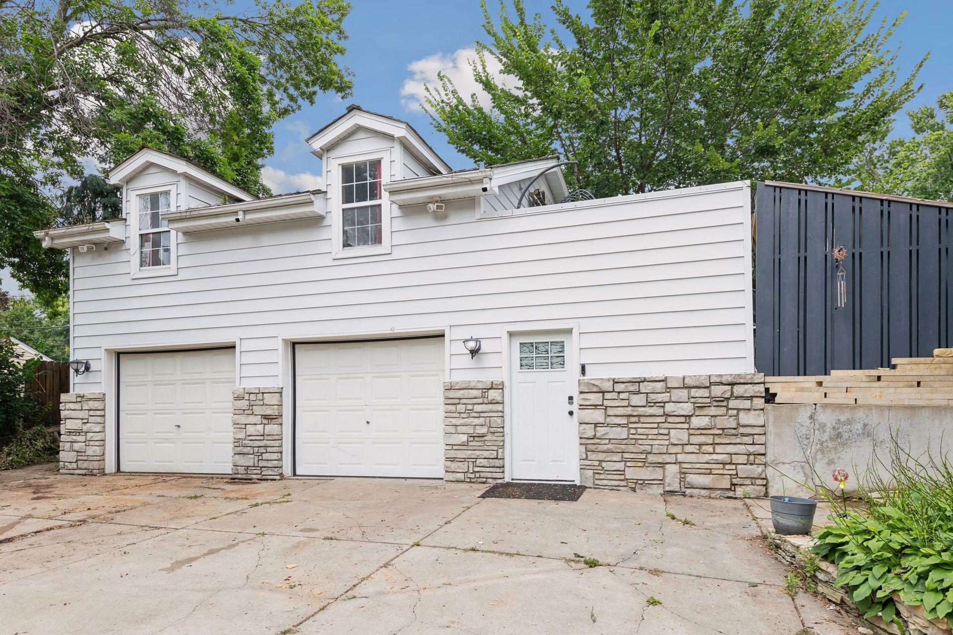 Property Photo:  2732 Zenith Avenue N  MN 55422 