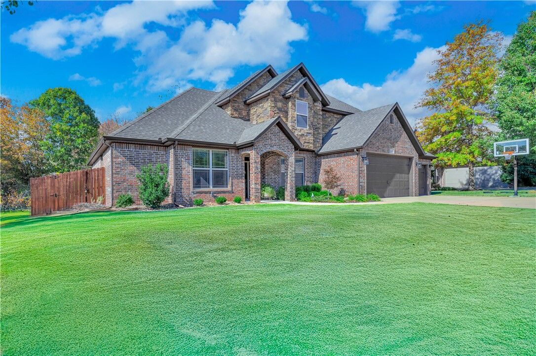 Property Photo:  2265 N Hosta Drive  AR 72704 