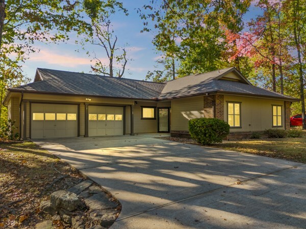 Property Photo:  1 Sandwick Drive  AR 72715 