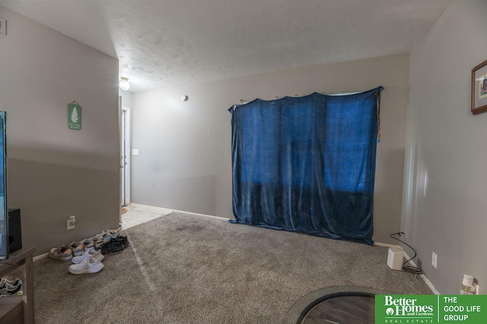 Property Photo:  4405 N 60 Avenue  NE 68104 