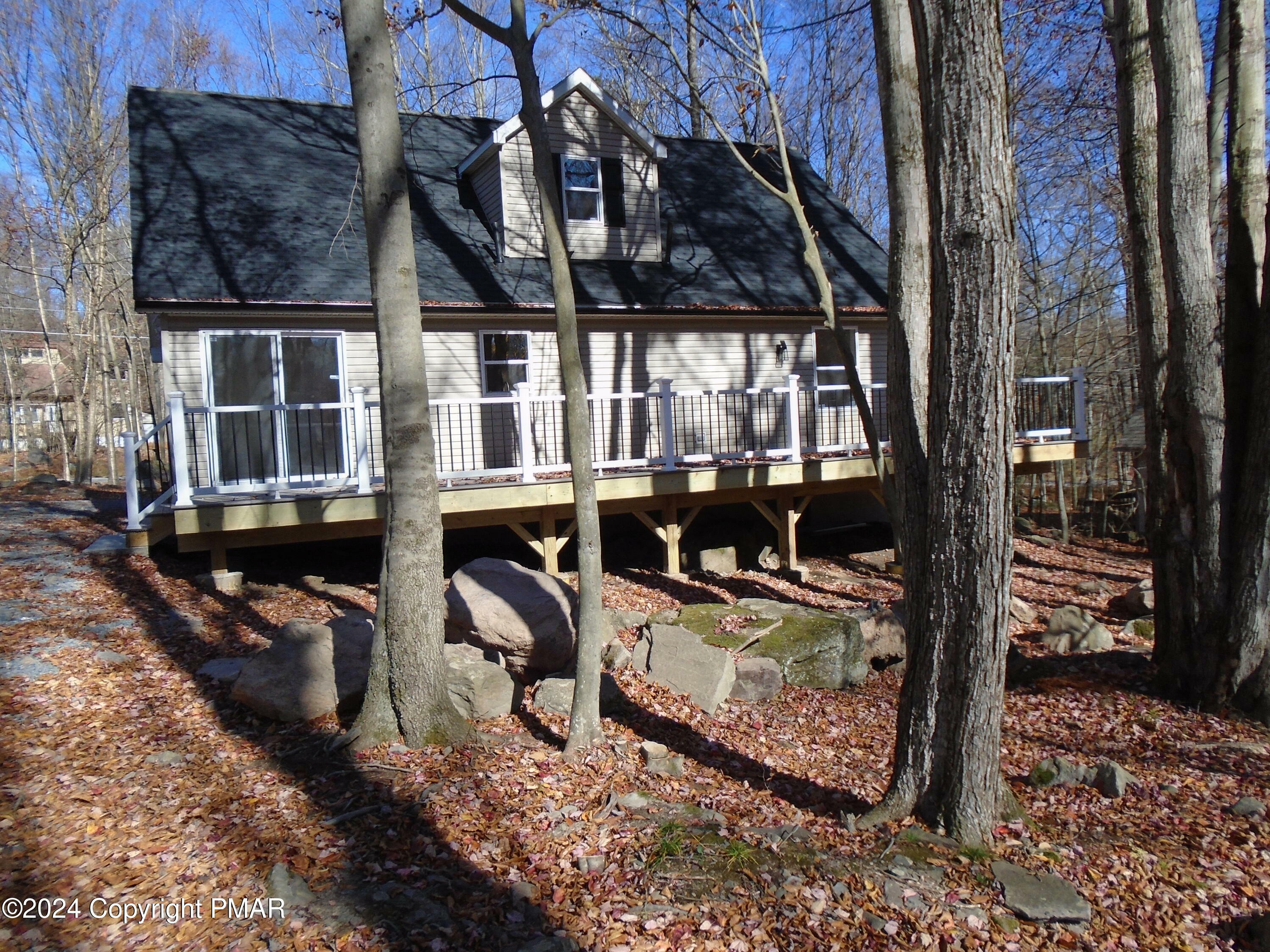 Property Photo:  350 Maxatawny Drive  PA 18347 