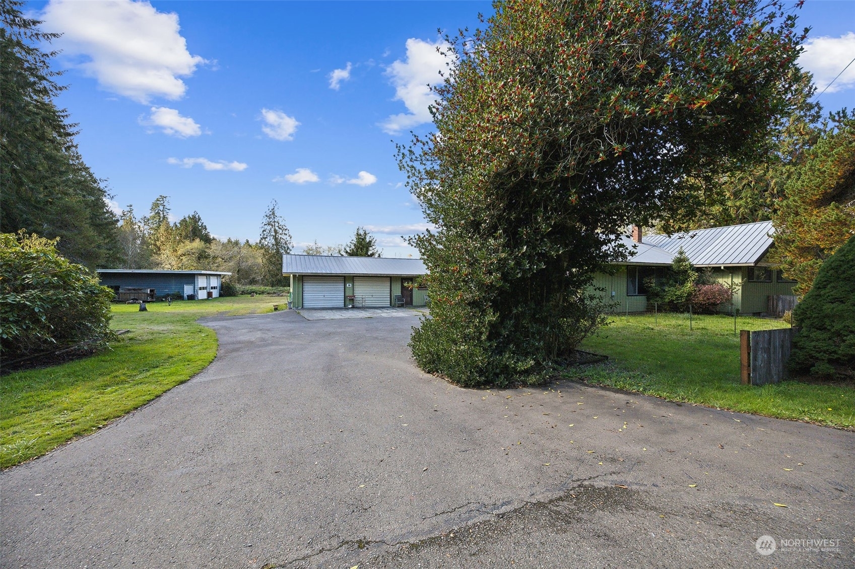 Property Photo:  685  Summit Road  WA 98557 