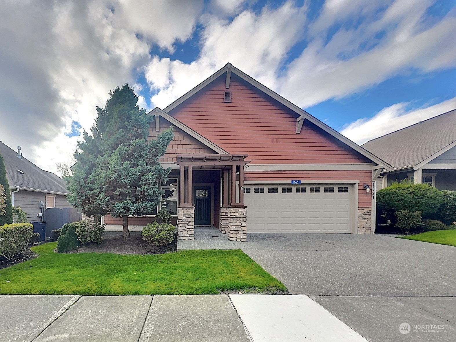 Property Photo:  1621 Grand Avenue  WA 98274 