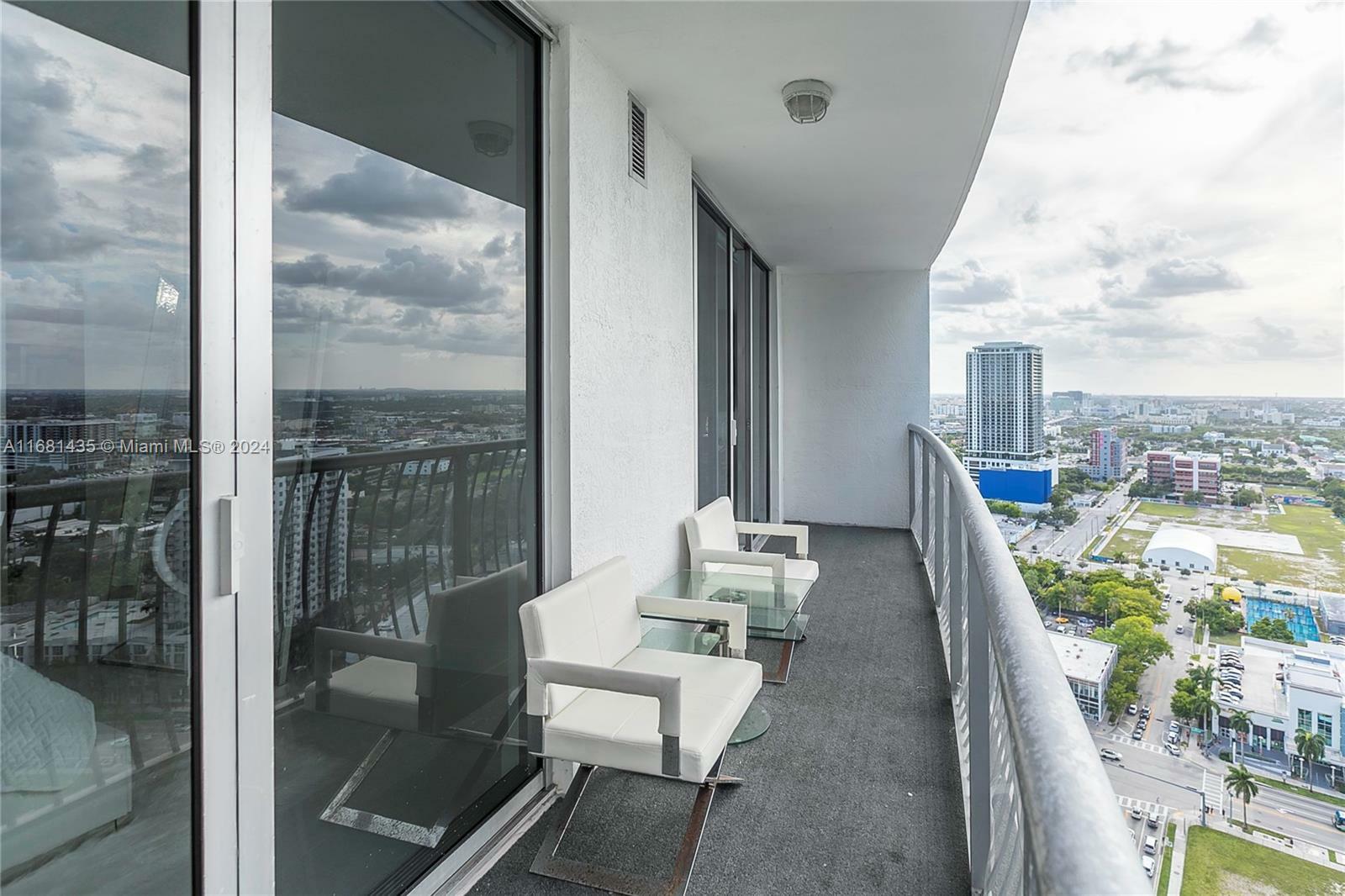 Property Photo:  1750 N Bayshore Dr 3211  FL 33132 