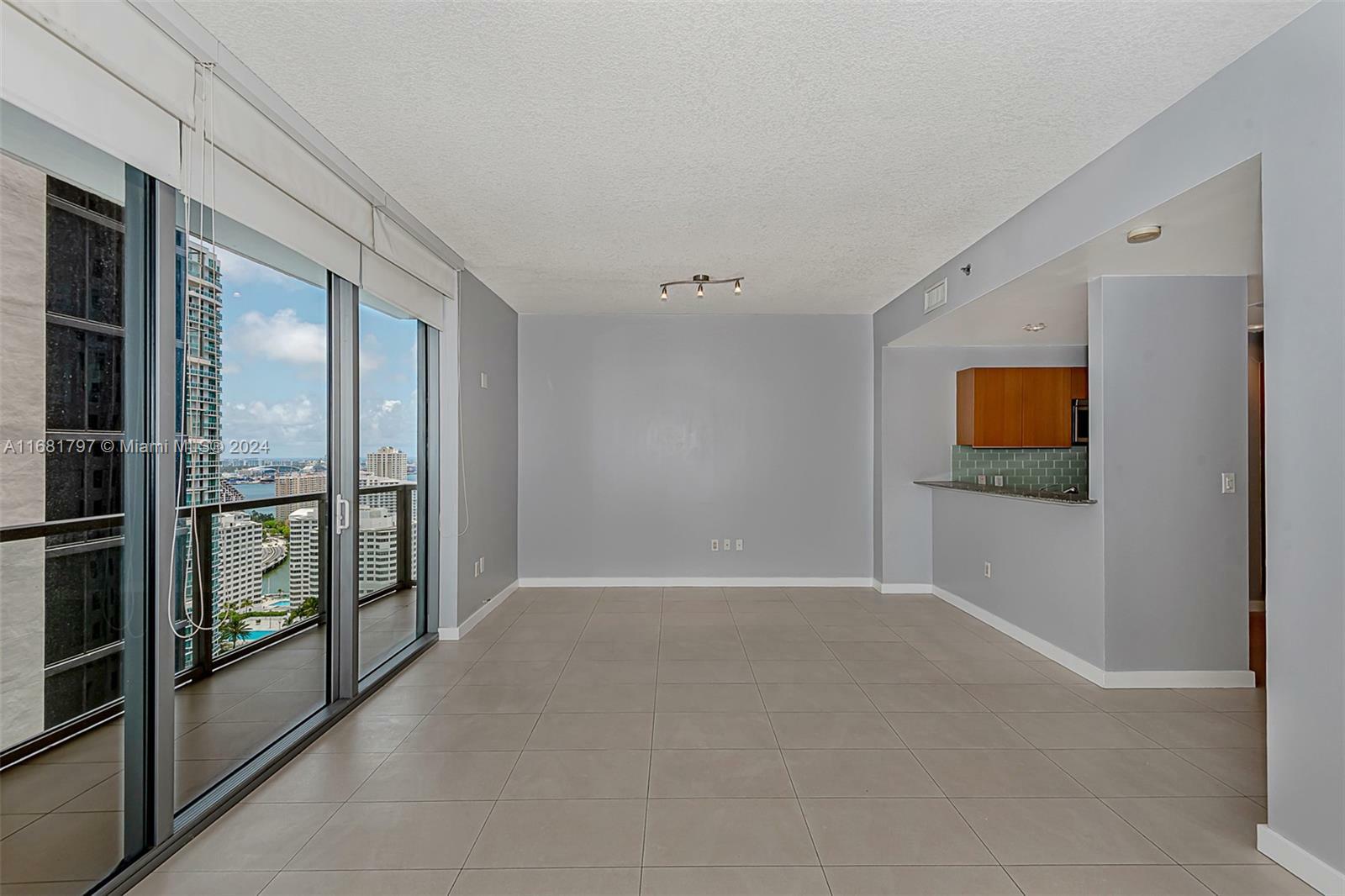 Property Photo:  1050 Brickell Ave 2822  FL 33131 