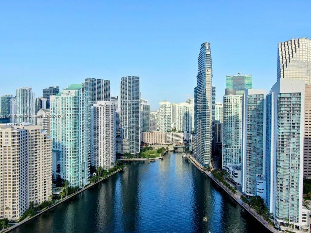 Property Photo:  325 S Biscayne Blvd 4218  FL 33131 