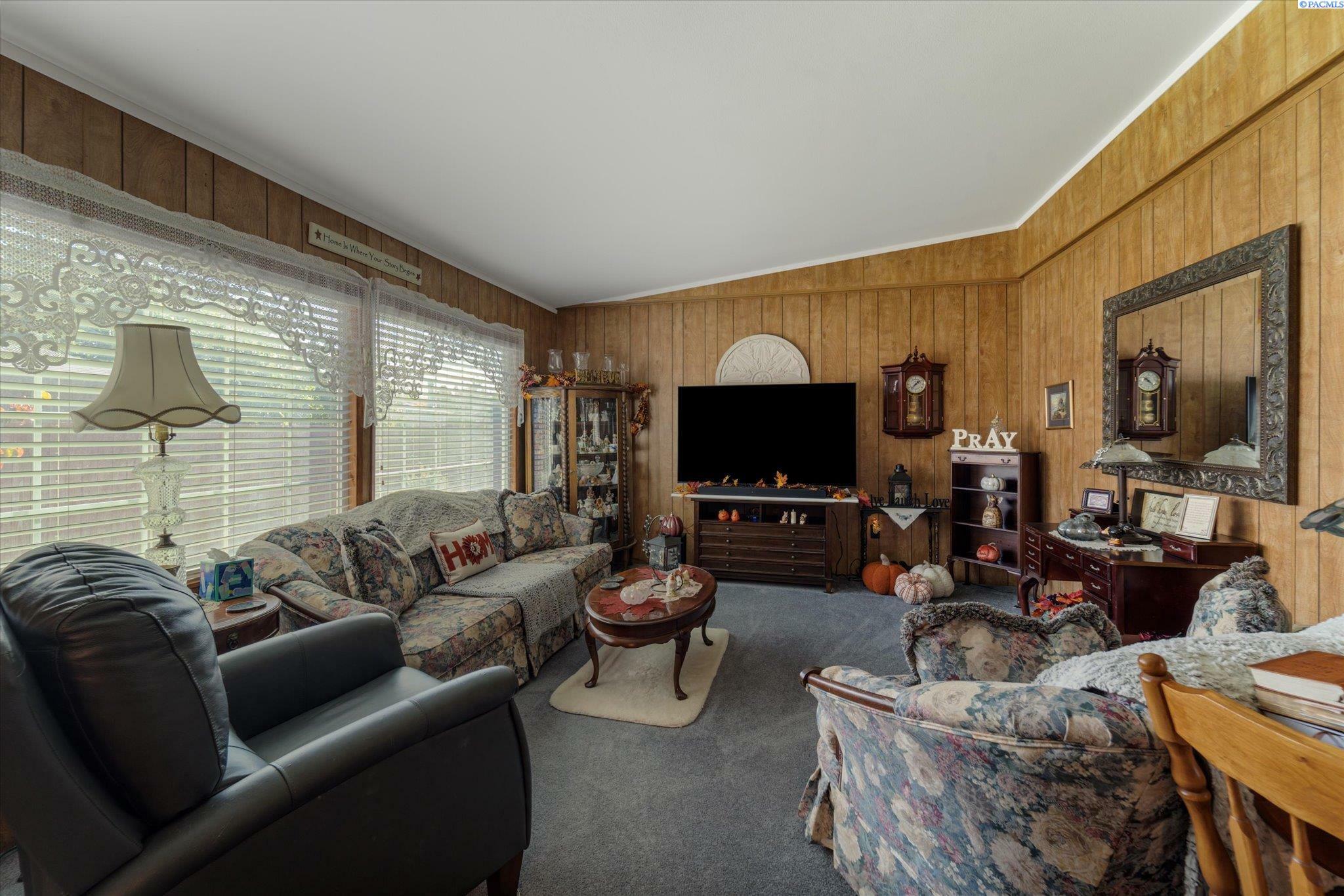 Property Photo:  9157 W Arrowhead  WA 99336 