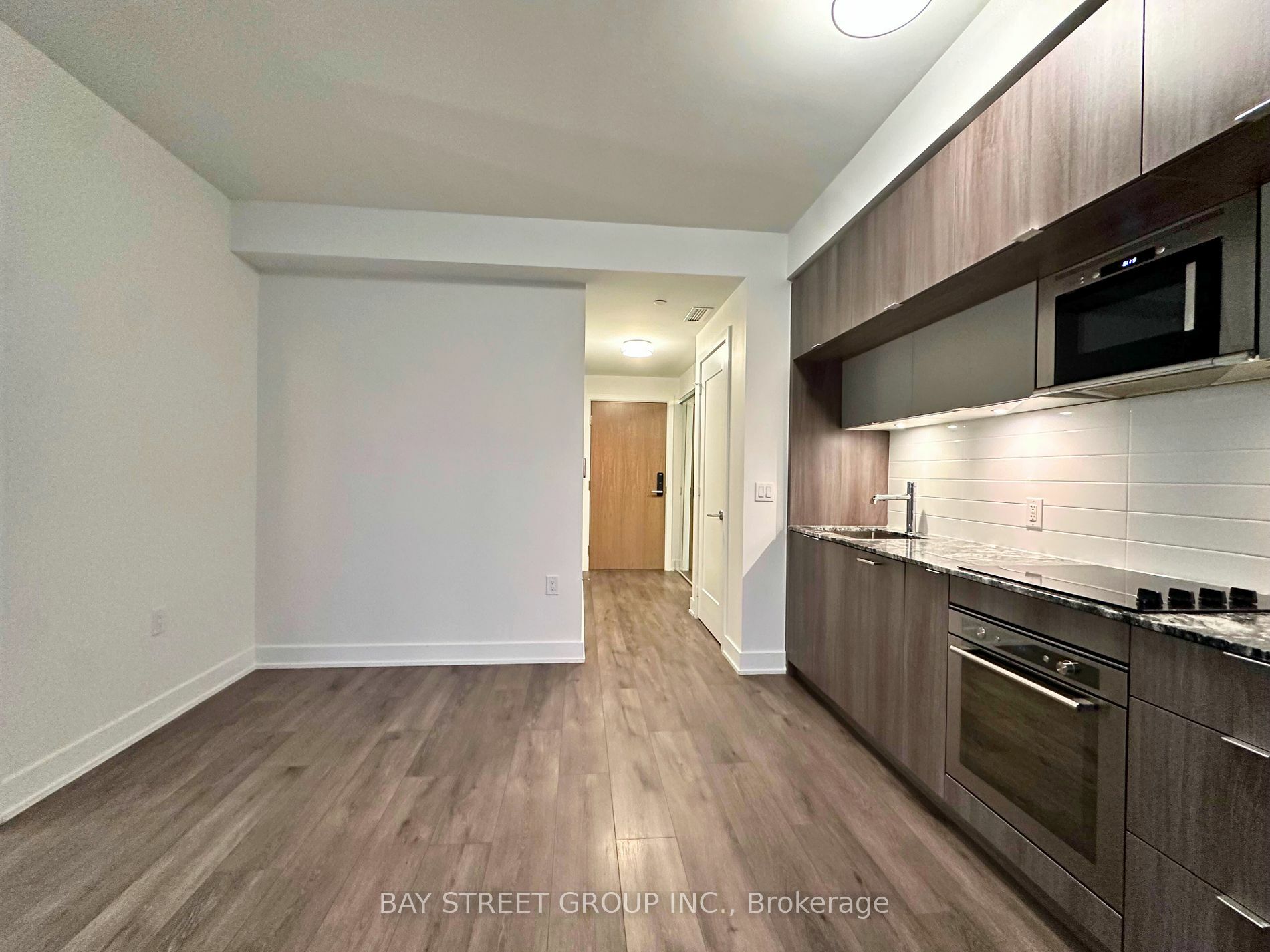 Property Photo:  575 Bloor St E 2811  ON M4W 0B2 