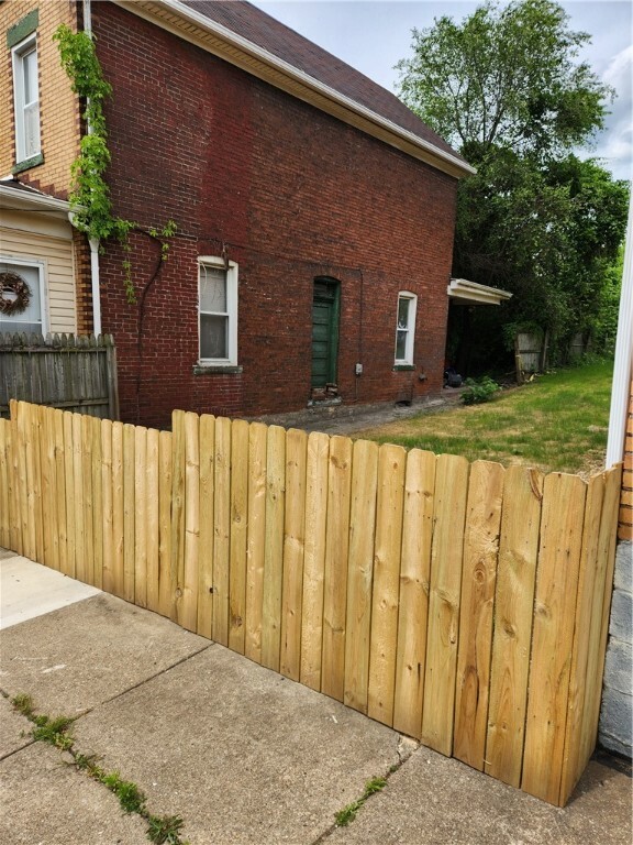 Property Photo:  36 Chartiers Ave  PA 15104 