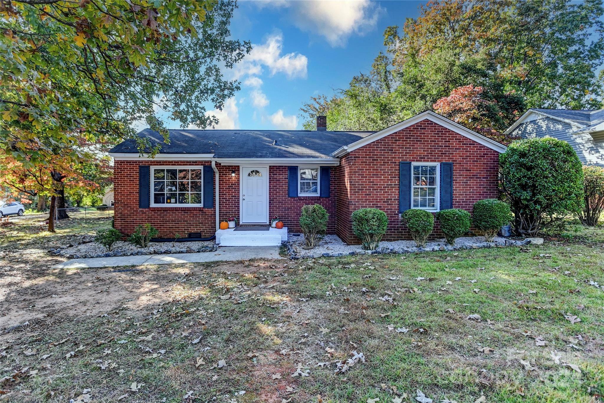 Property Photo:  430 Coolidge Avenue  NC 28677 