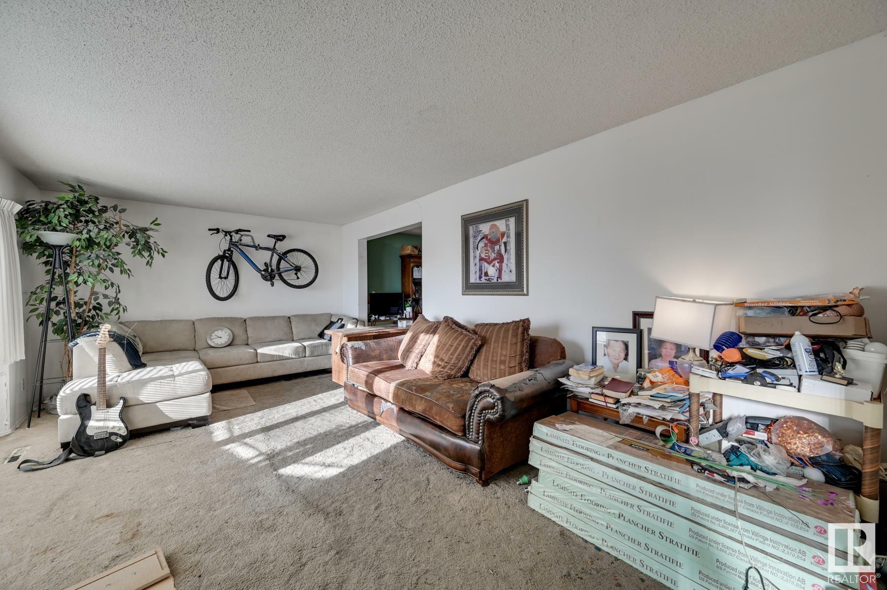 Property Photo:  15436 76A Avenue NW  AB T5R 3A8 