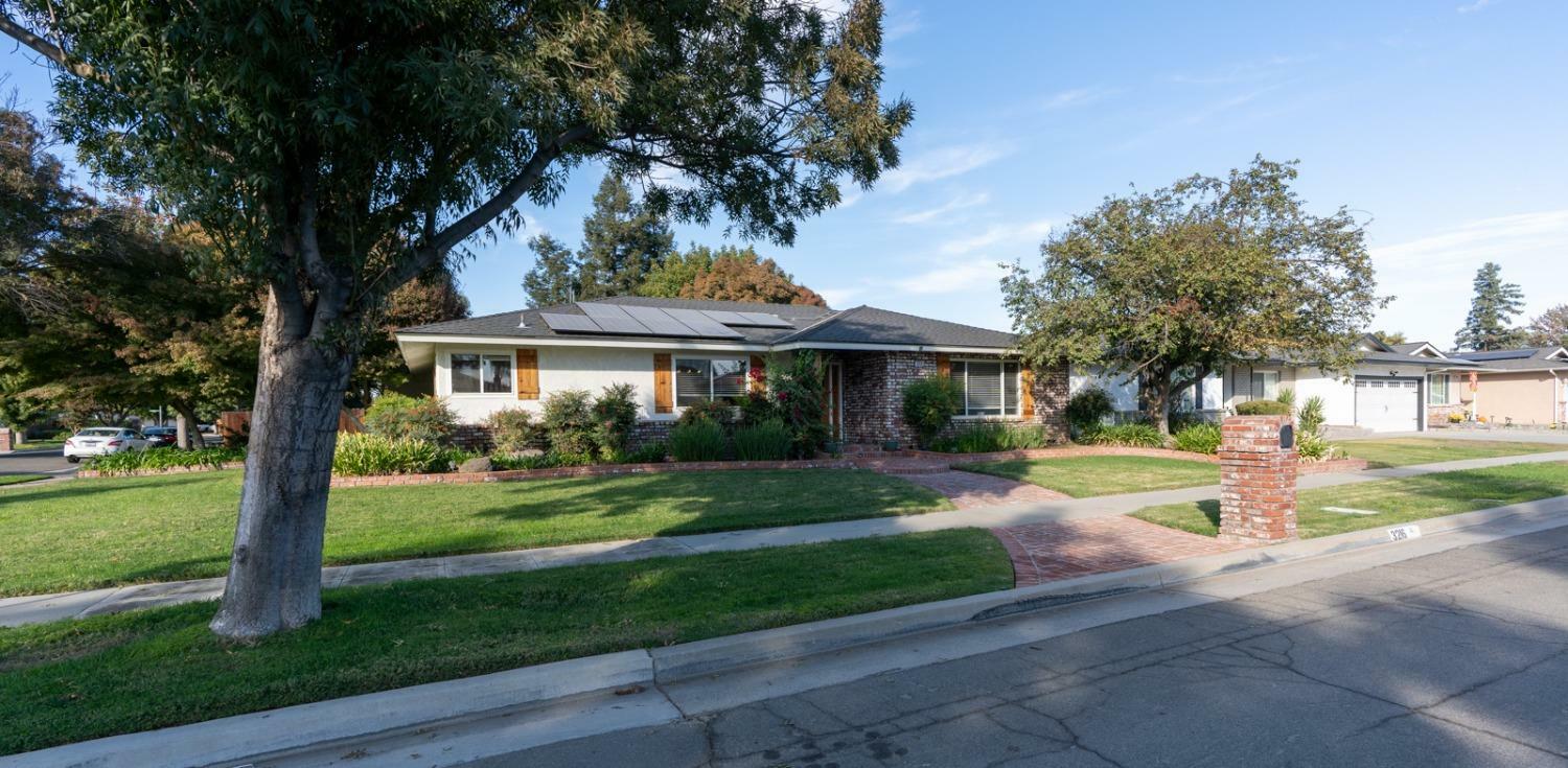 3216 E Sample Avenue  Fresno CA 93710 photo