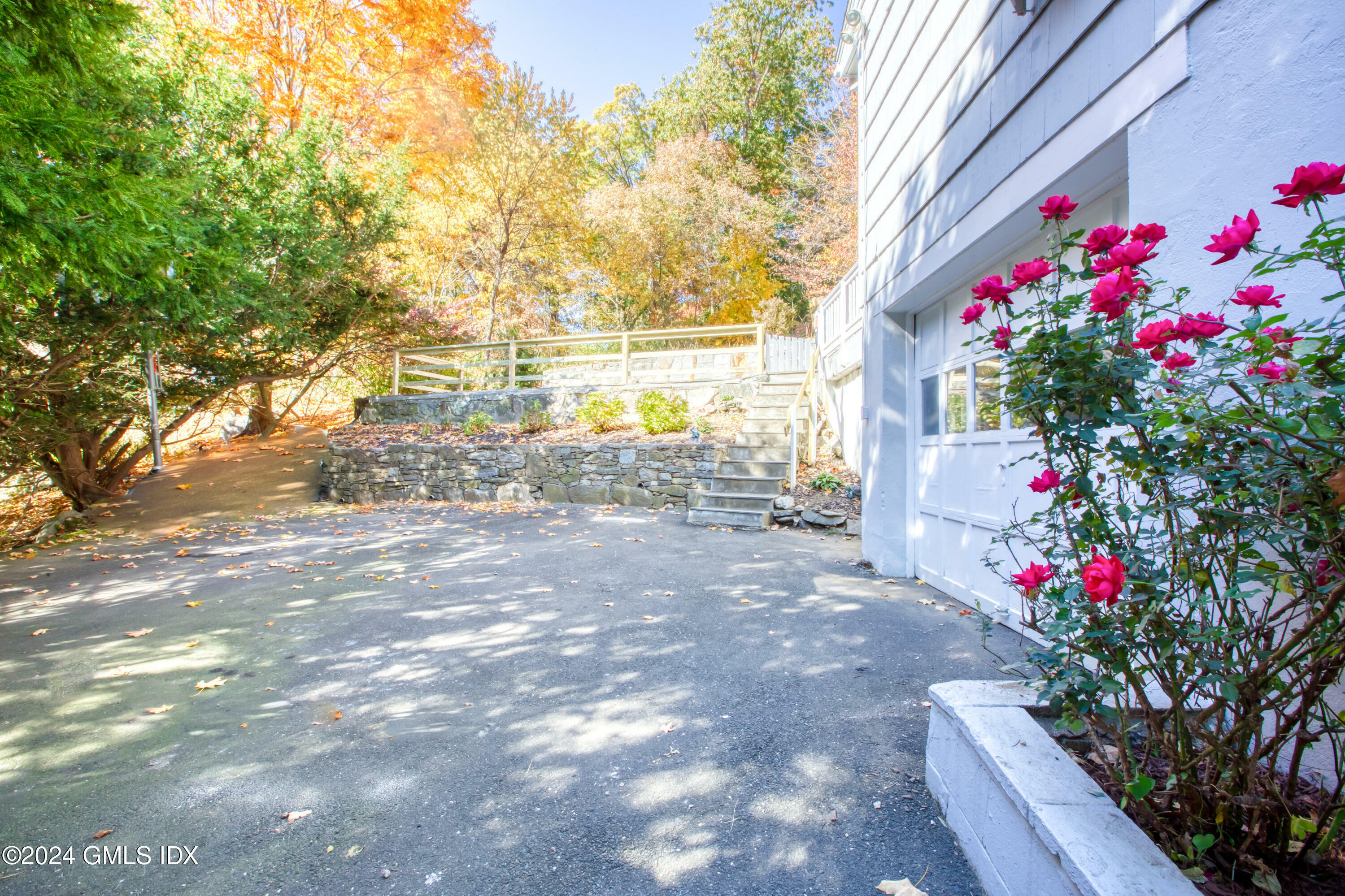 Property Photo:  400 Valley Road  CT 06807 