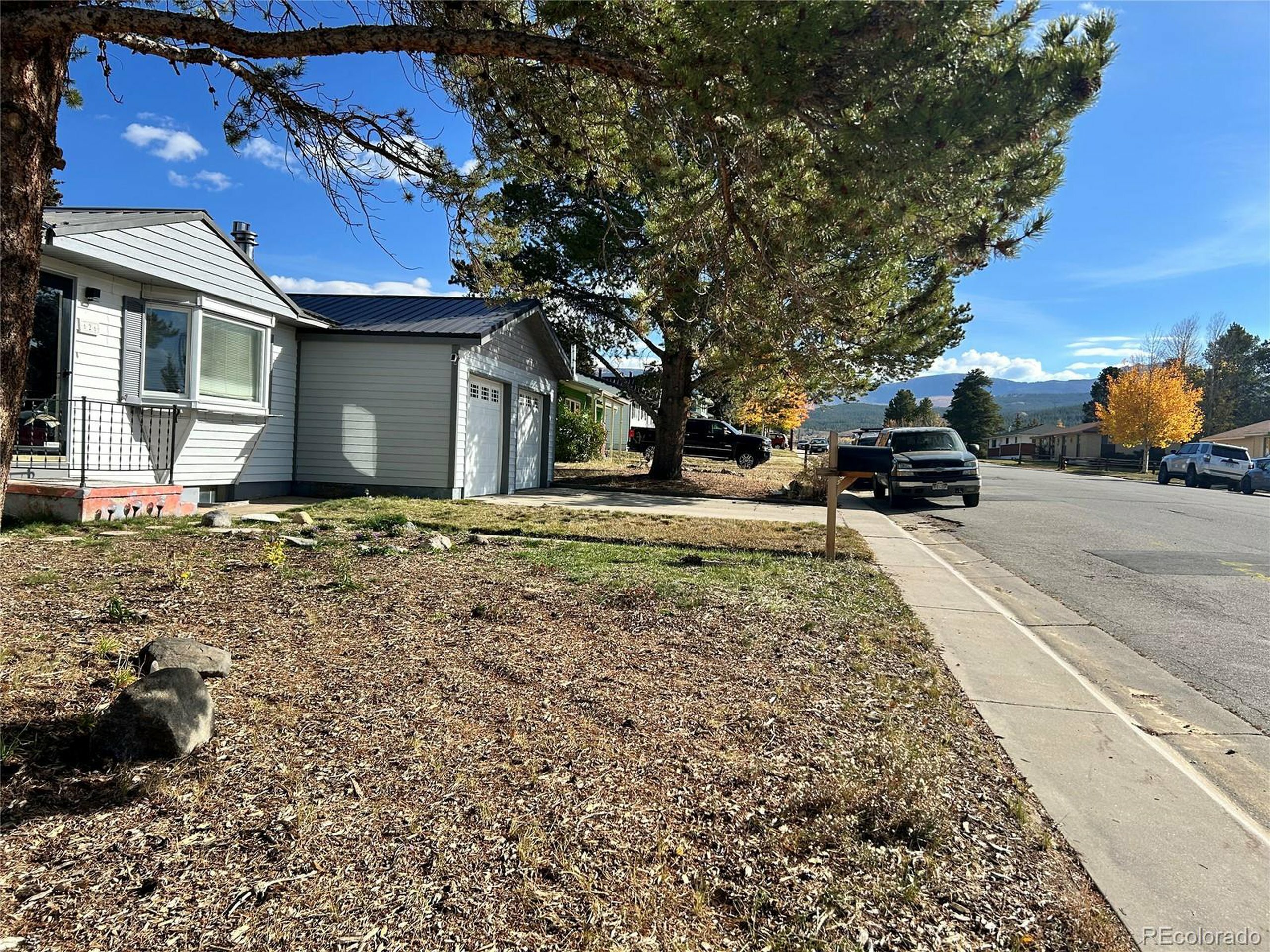 Property Photo:  626 W 6th St  CO 80461 