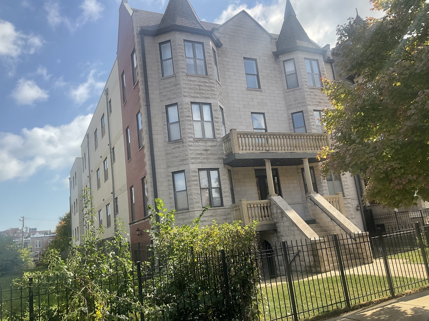 Property Photo:  4127 S Drexel Boulevard 2E  IL 60653 