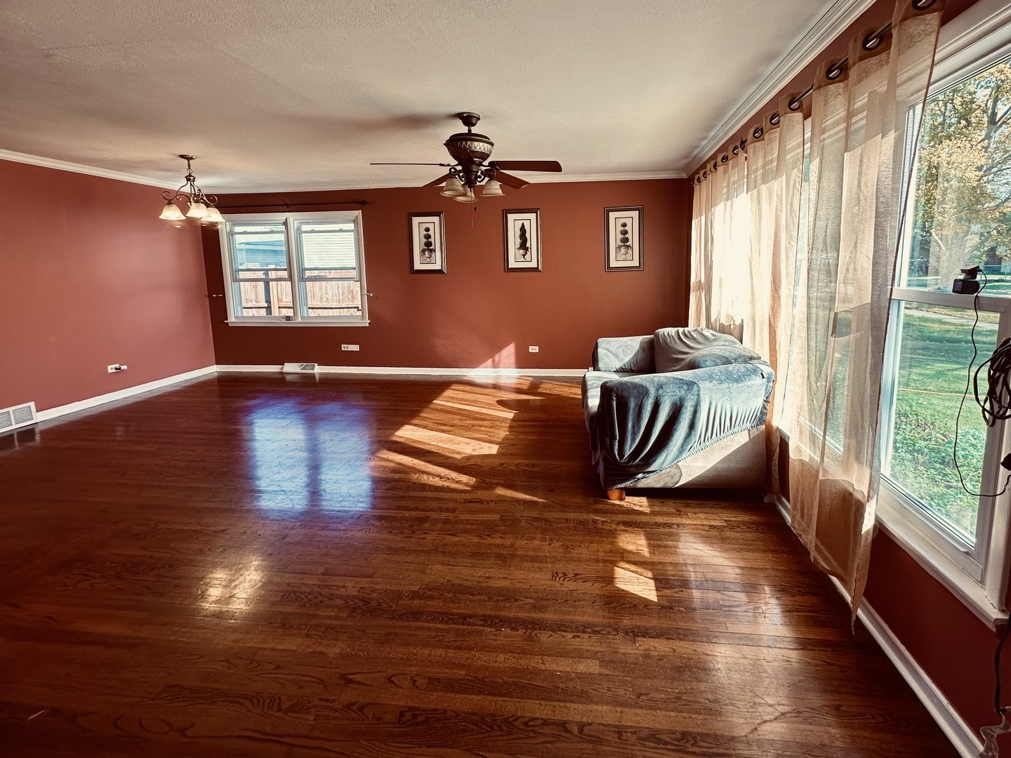 Property Photo:  517 E Stimmel Street  IL 60185 