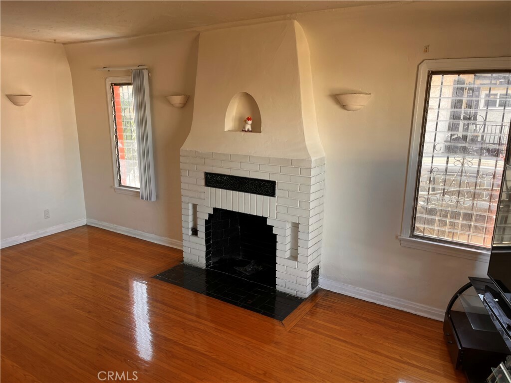 Property Photo:  716 W 105th Street  CA 90044 