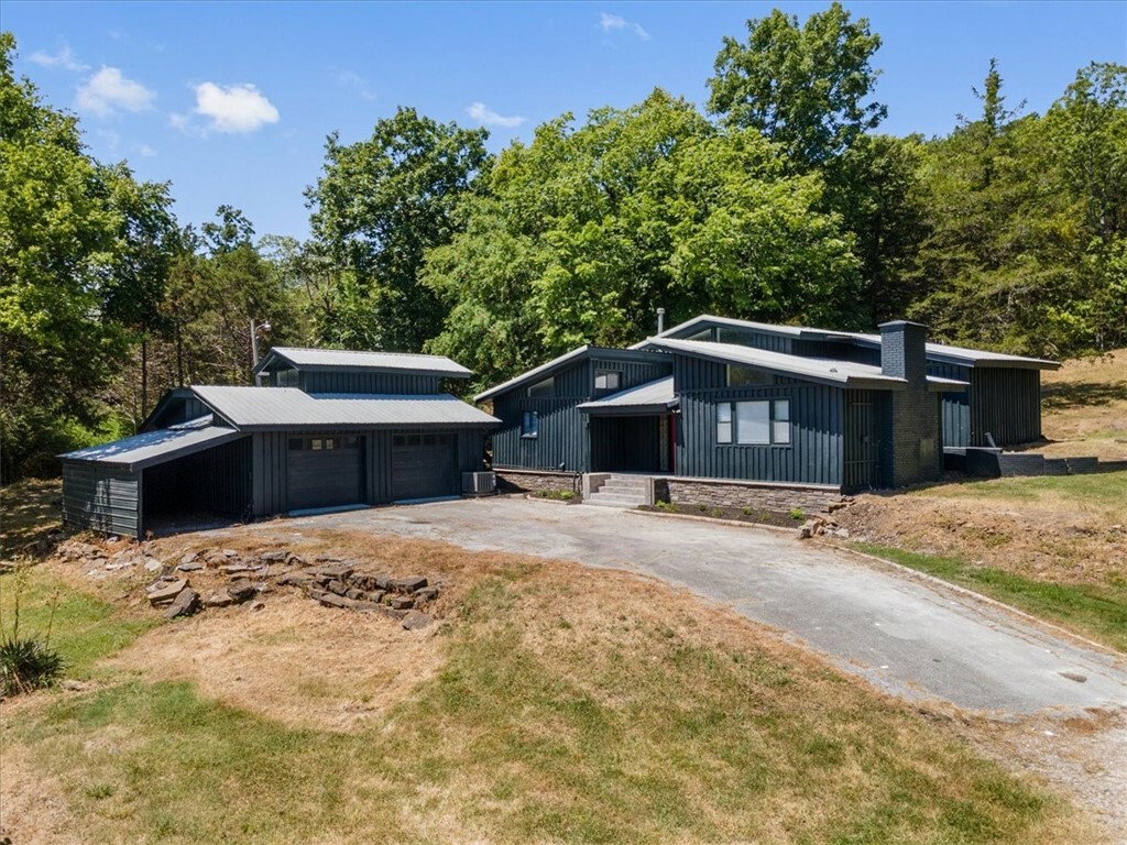 Property Photo: 11053 Highway 16 AR 72727