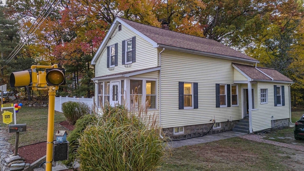 Property Photo:  231 Groton Rd  MA 01863 