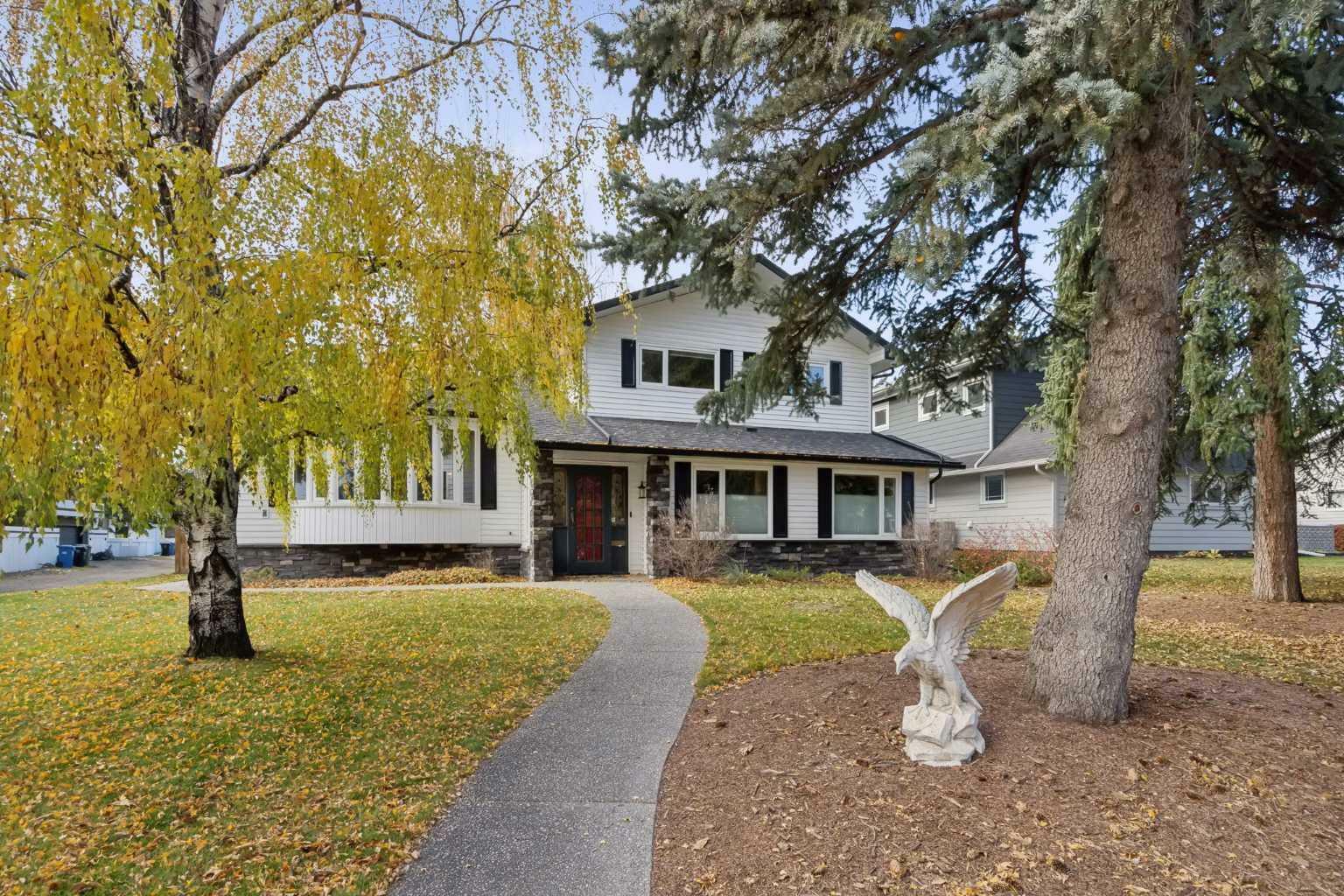 Property Photo:  7 Maryland Place SW  AB T2V 2E5 