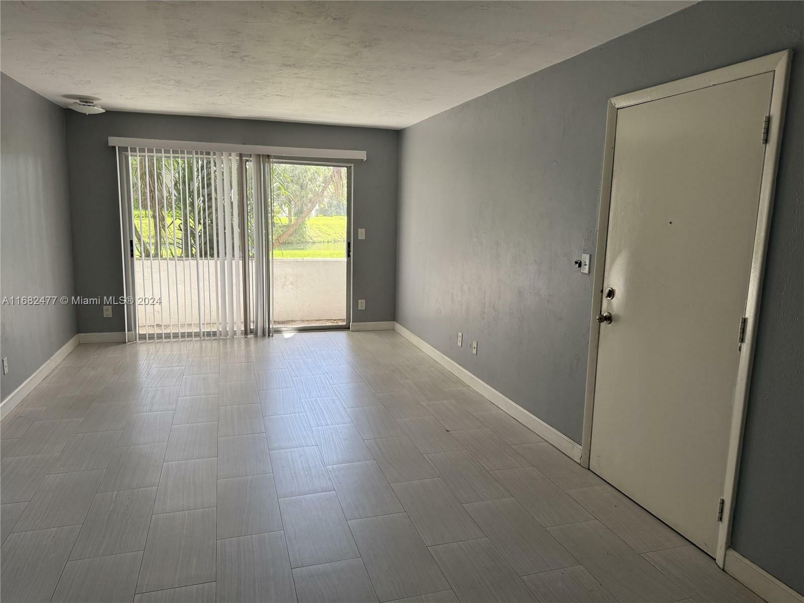 Property Photo:  8701 SW 141st St F4  FL 33176 