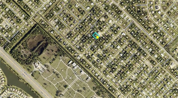 Property Photo: 2420 Lantana Ave S FL 33973