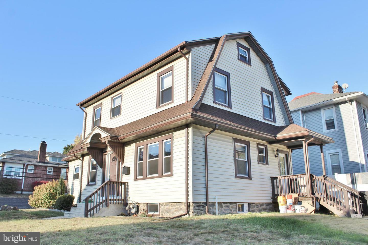 Property Photo:  825 Washington Avenue  PA 19076 