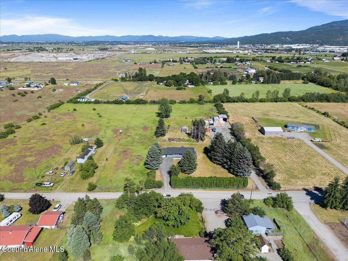 Property Photo:  6212 N Chase Road  WA 99025 