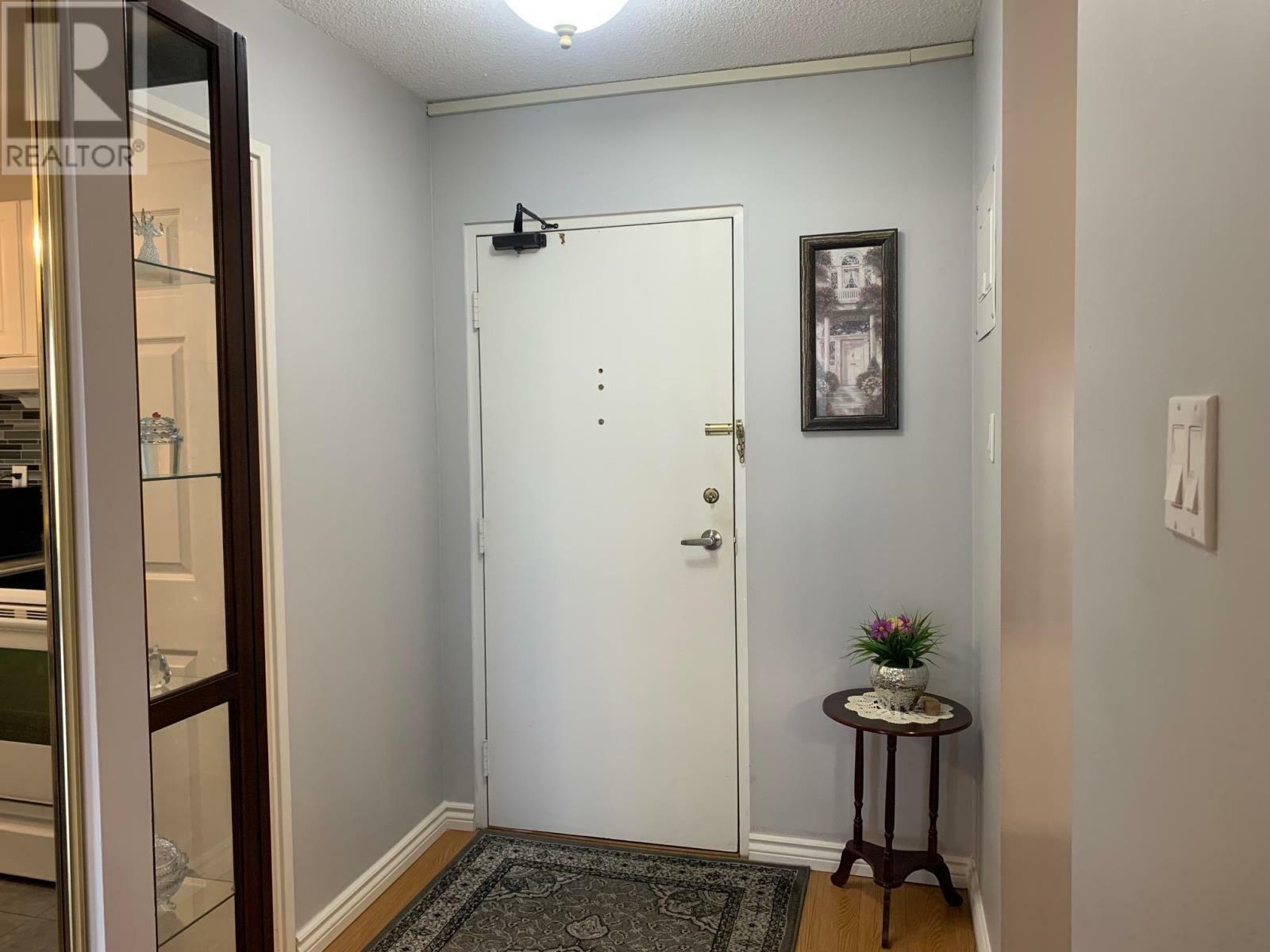 Property Photo:  89 Pine St # 707  ON P6A 6M6 