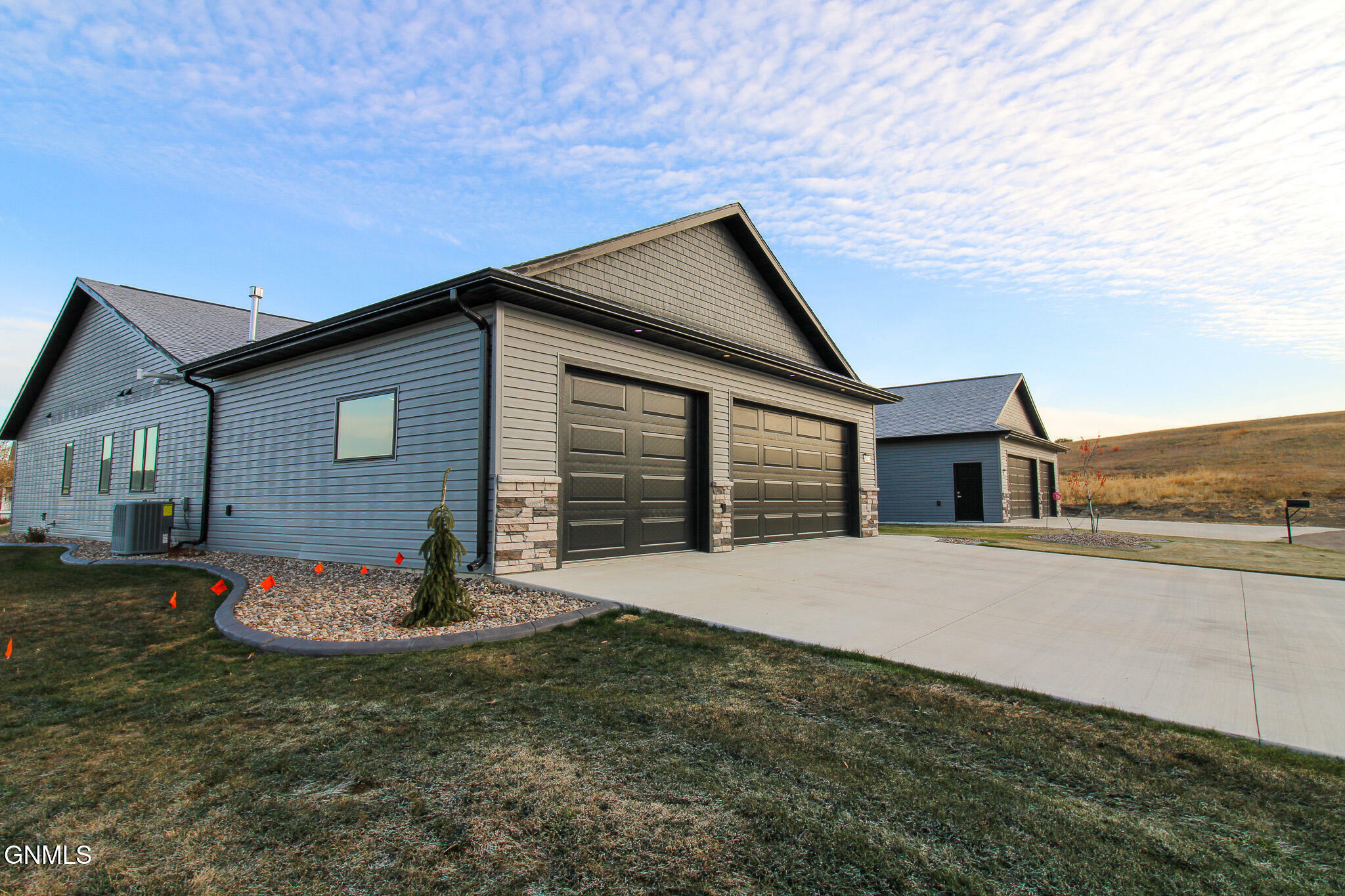 Property Photo:  8127 Hawktree Drive  ND 58503 