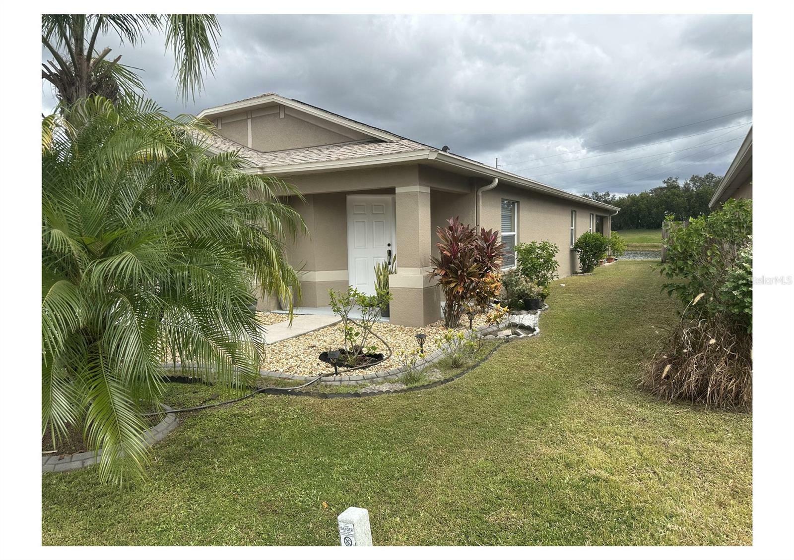 Property Photo: 6812 Aramon Court FL 33545