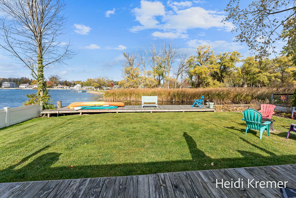 Property Photo:  