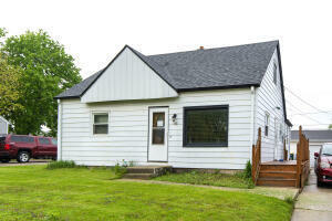 Property Photo:  146 W Susan Dr  WI 53154 