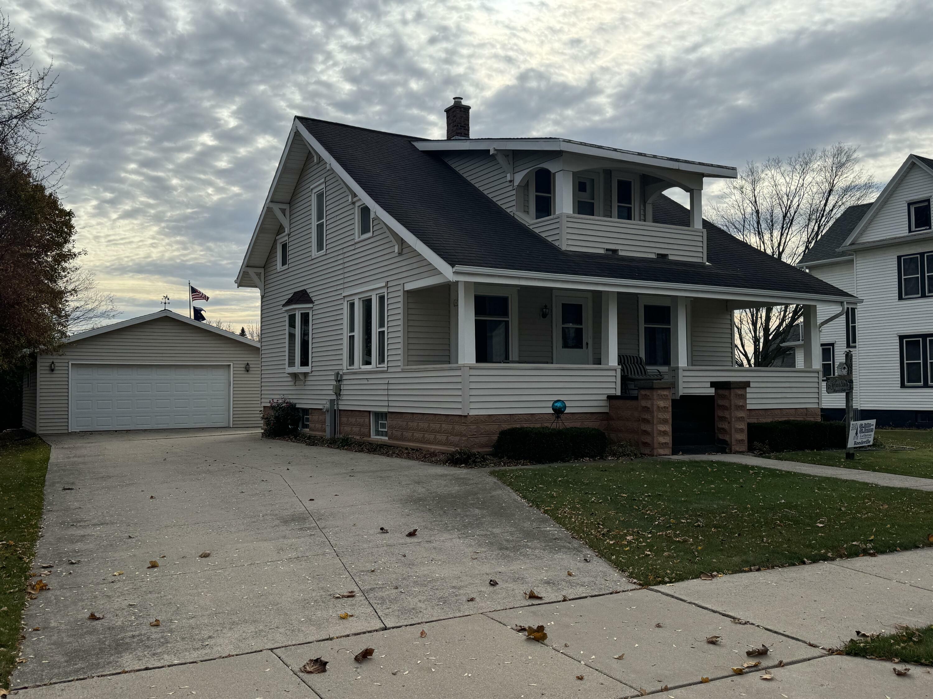 Property Photo:  707 Manitowoc St  WI 54230 