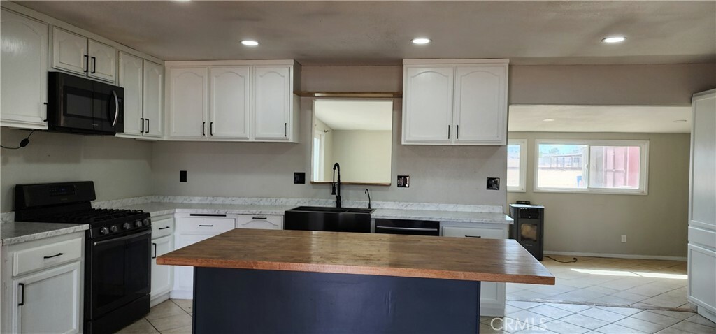 Property Photo:  15787 Mesquite Street  CA 92345 