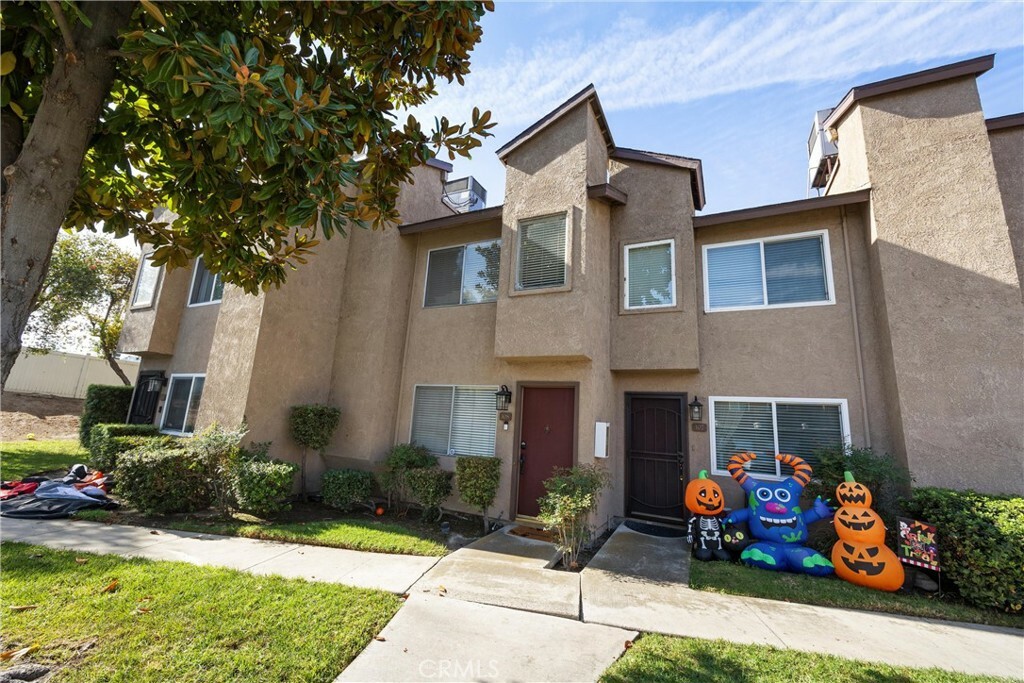 Property Photo:  500 N Tustin Avenue 108  CA 92807 