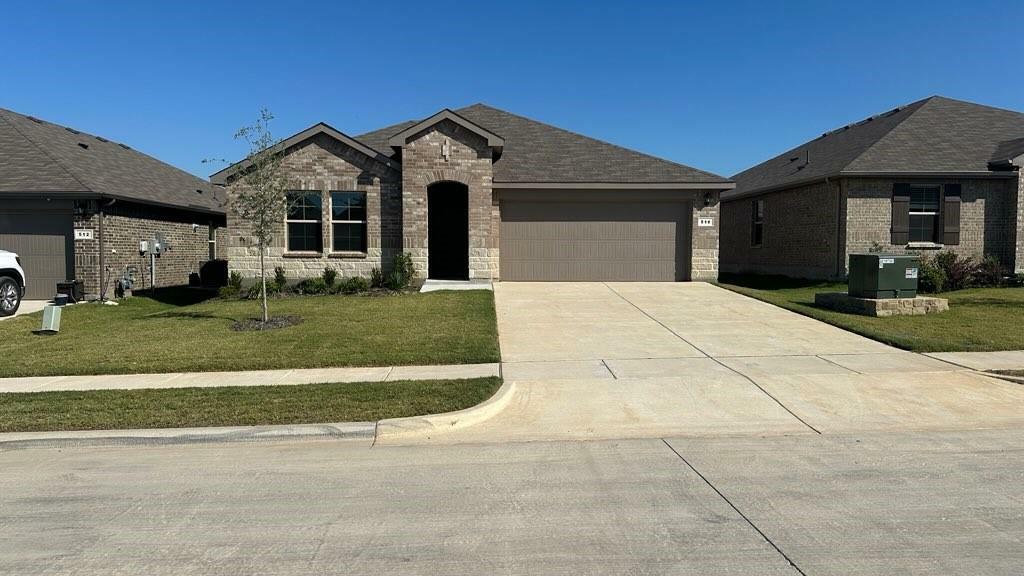 Property Photo:  516 Derby Lane  TX 76082 