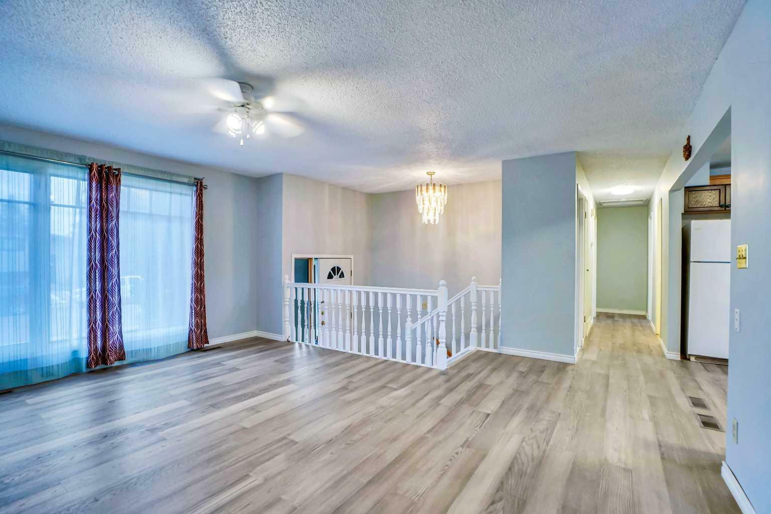 Property Photo:  515 Queensland Circle SE  AB T2J 4P6 