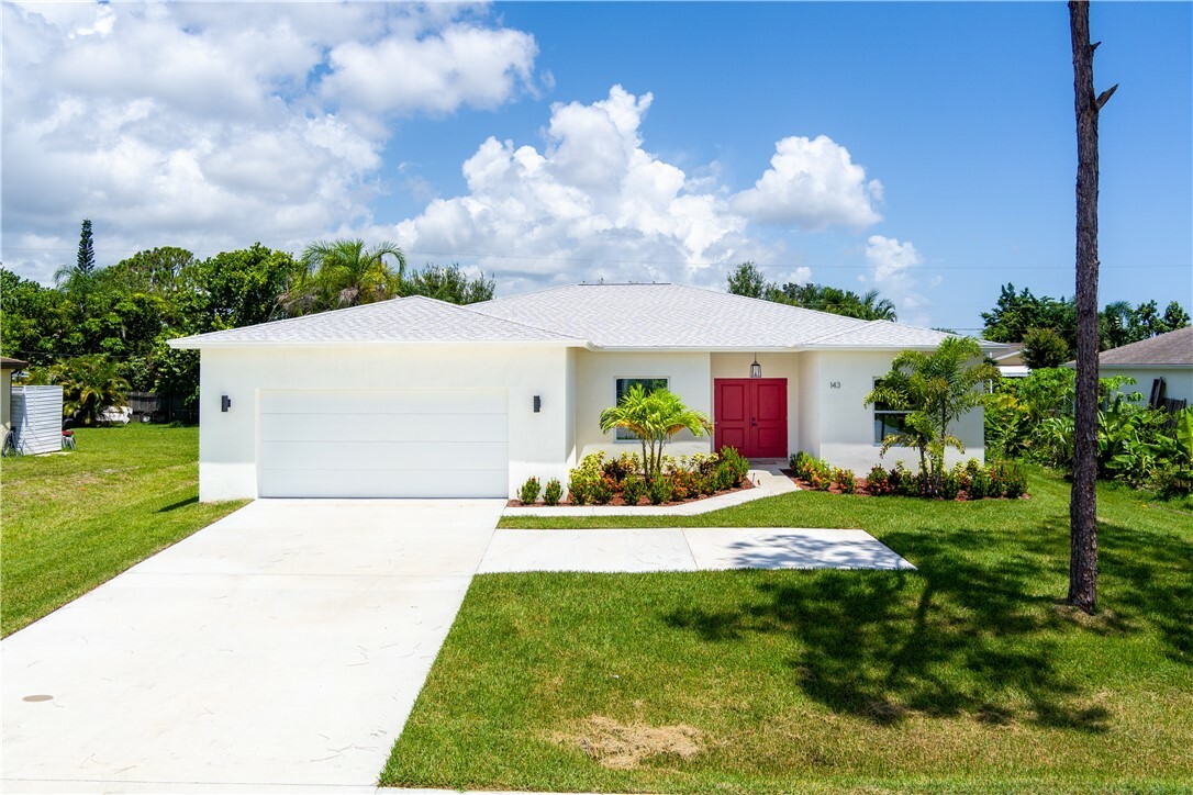 Property Photo:  143 SW Thornhill Drive  FL 34984 