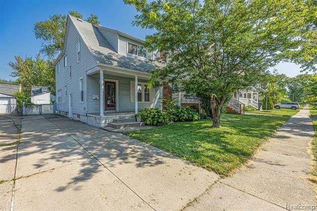 Property Photo:  581 Spencer  Street  MI 48220 