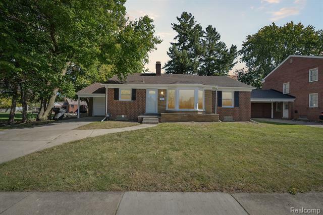 Property Photo:  8126 Sorrento Street  MI 48228 