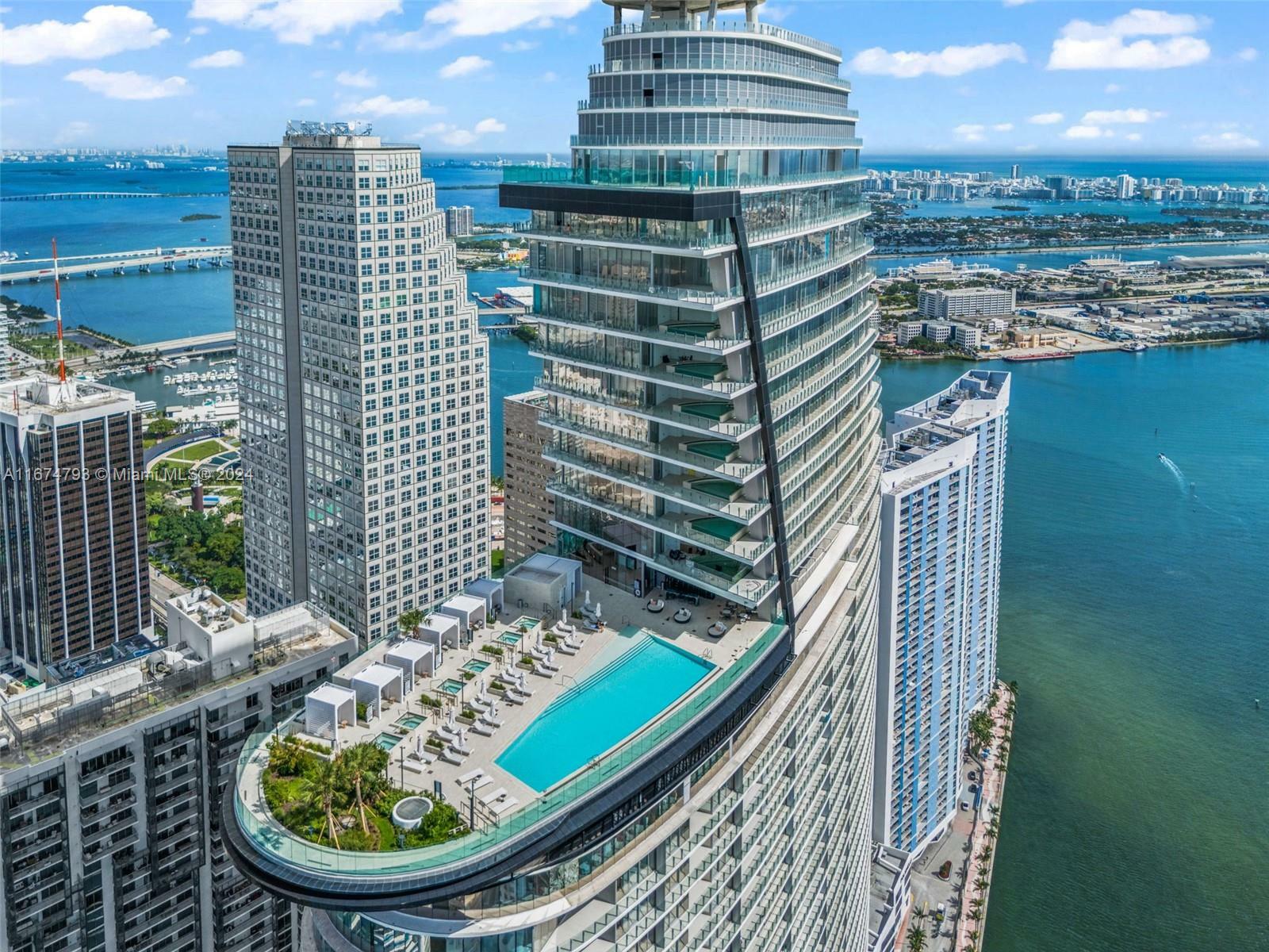 Property Photo:  300 Biscayne Blvd Way 2409  FL 33131 