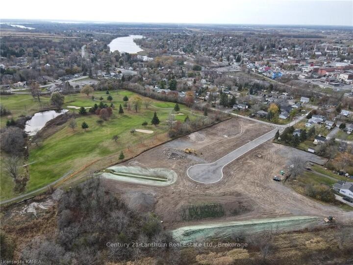 Property Photo:  27 Parks St  ON K7R 0G1 