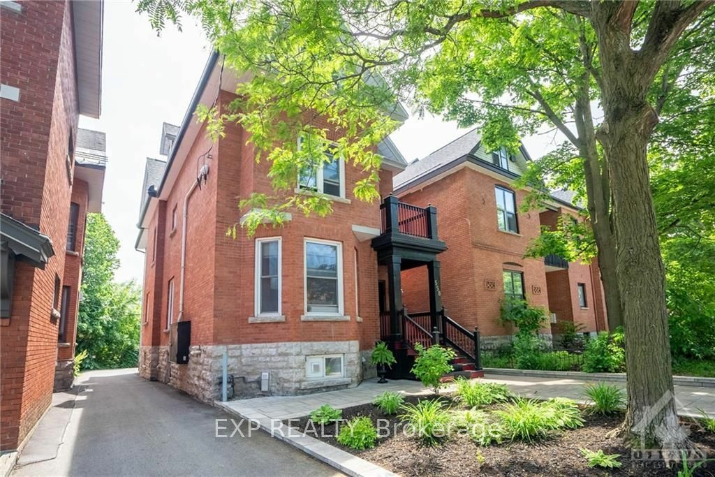 Property Photo:  558 Gilmour St  ON K1R 5L6 