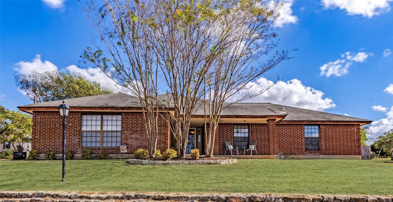 Property Photo: 131 Maple Drive TX 78610