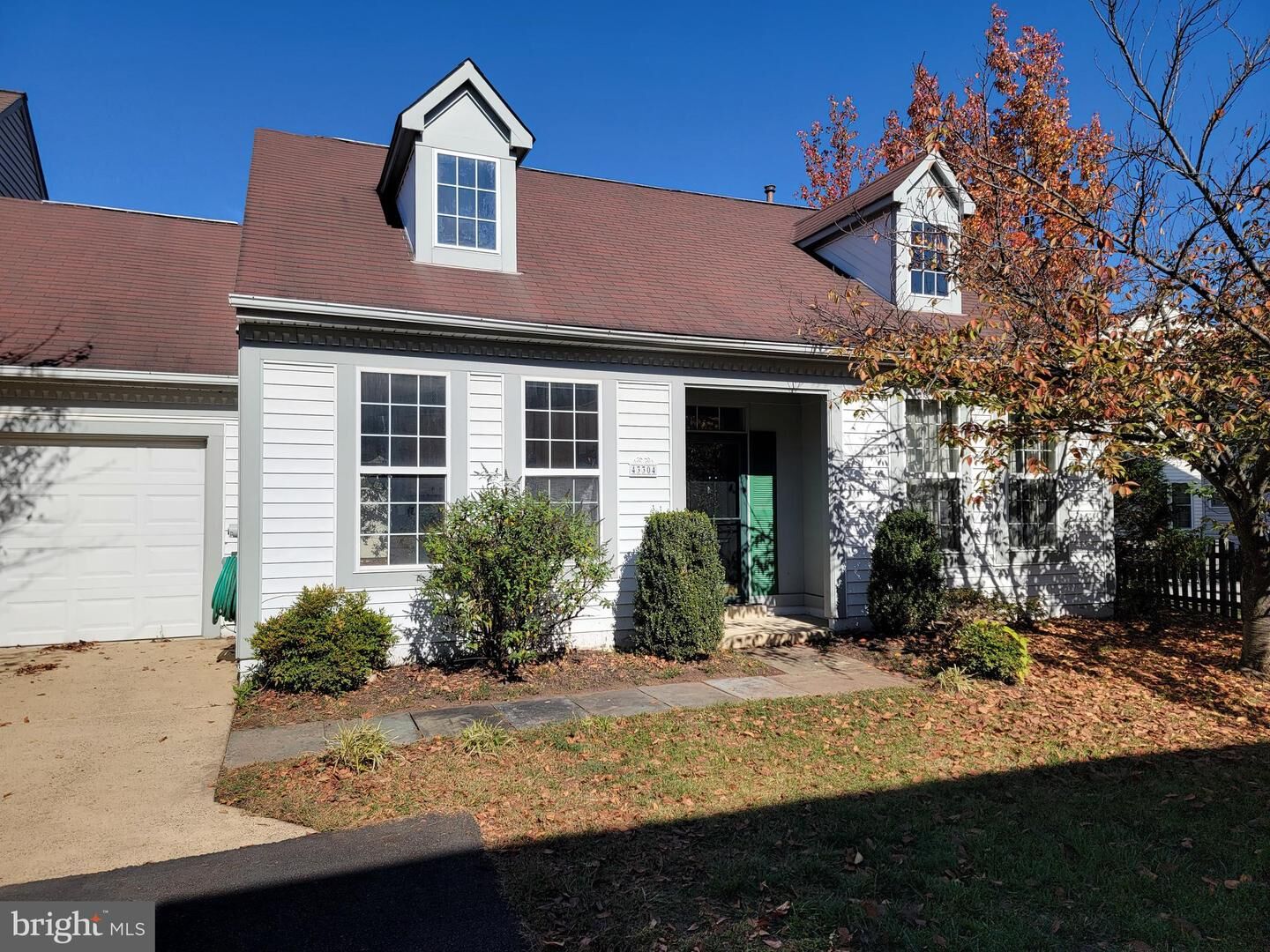 Property Photo:  43304 Crape Myrtle Terrace  VA 20147 